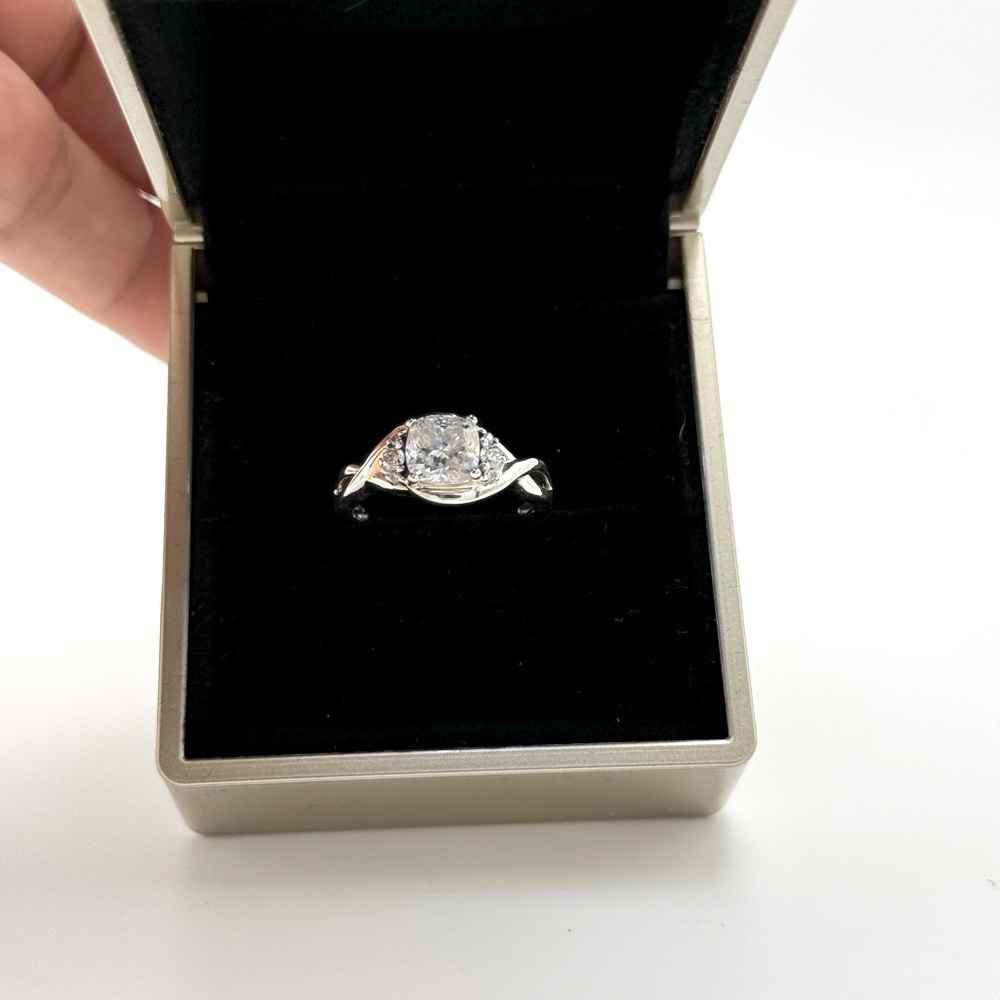 Engagement Ring - Picture 11 of 17